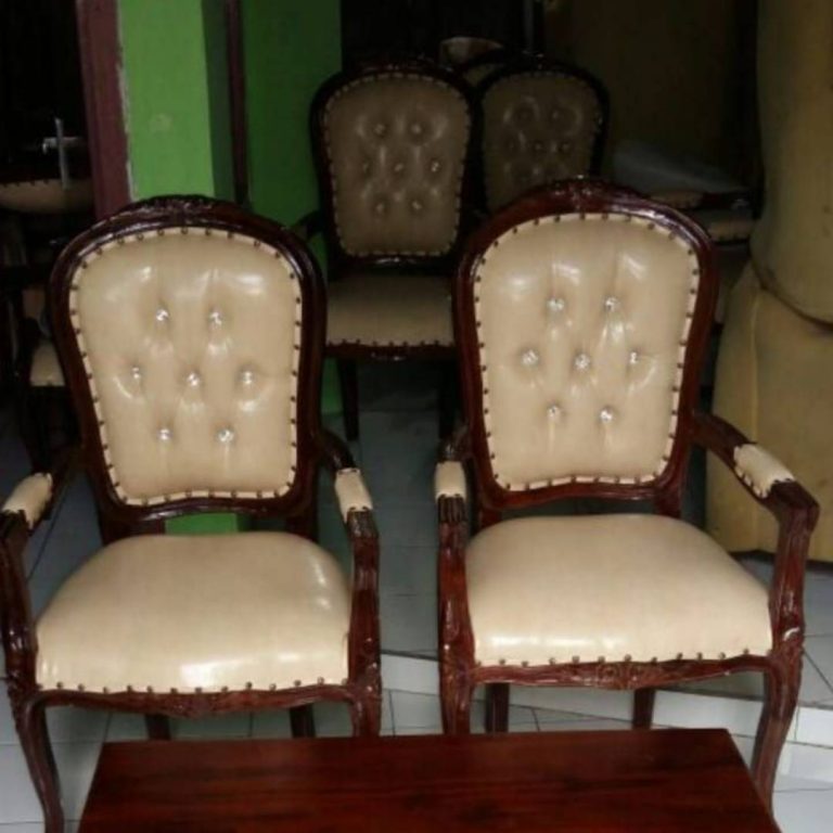 Kursi Armchair