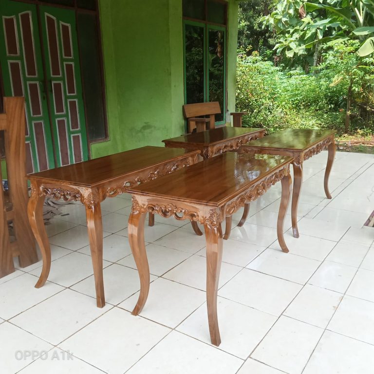 Meja Konsul