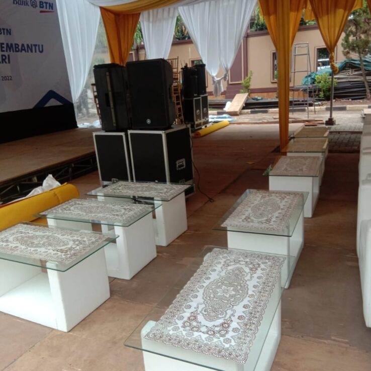 Meja VIP kaca