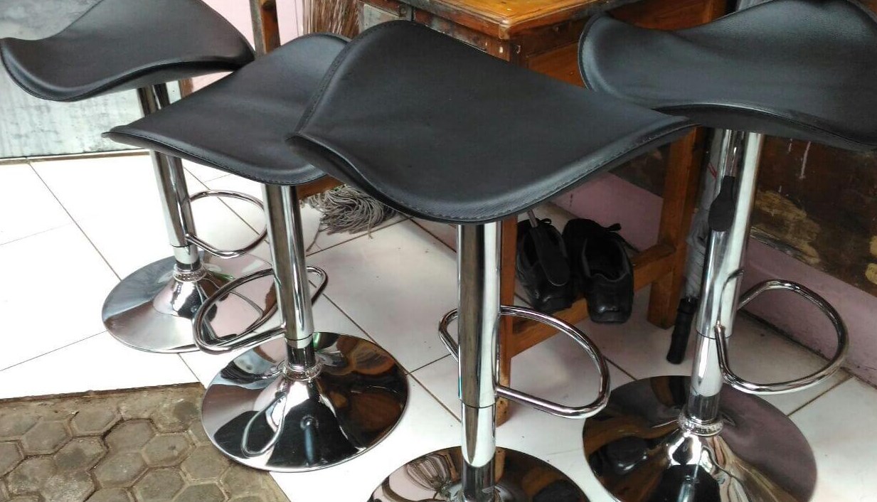 Sewa Kursi Barstool: Harga Murah Pilihan Lengkap Se-Jabodetabek TLP/WA 082113034008