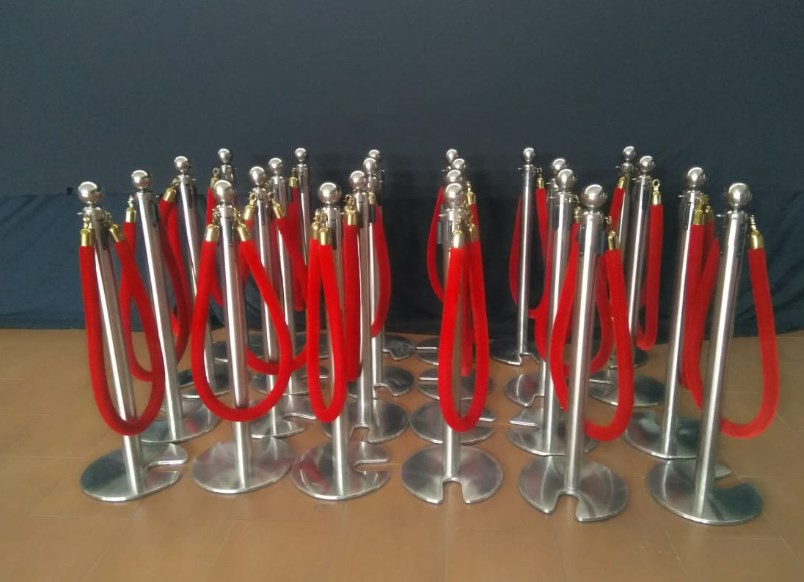 Sewa Standing Rope Tiang Antrian Harga Terjangkau Pengiriman Cepat Se-Jabodetabek TLP/WA 082113034008